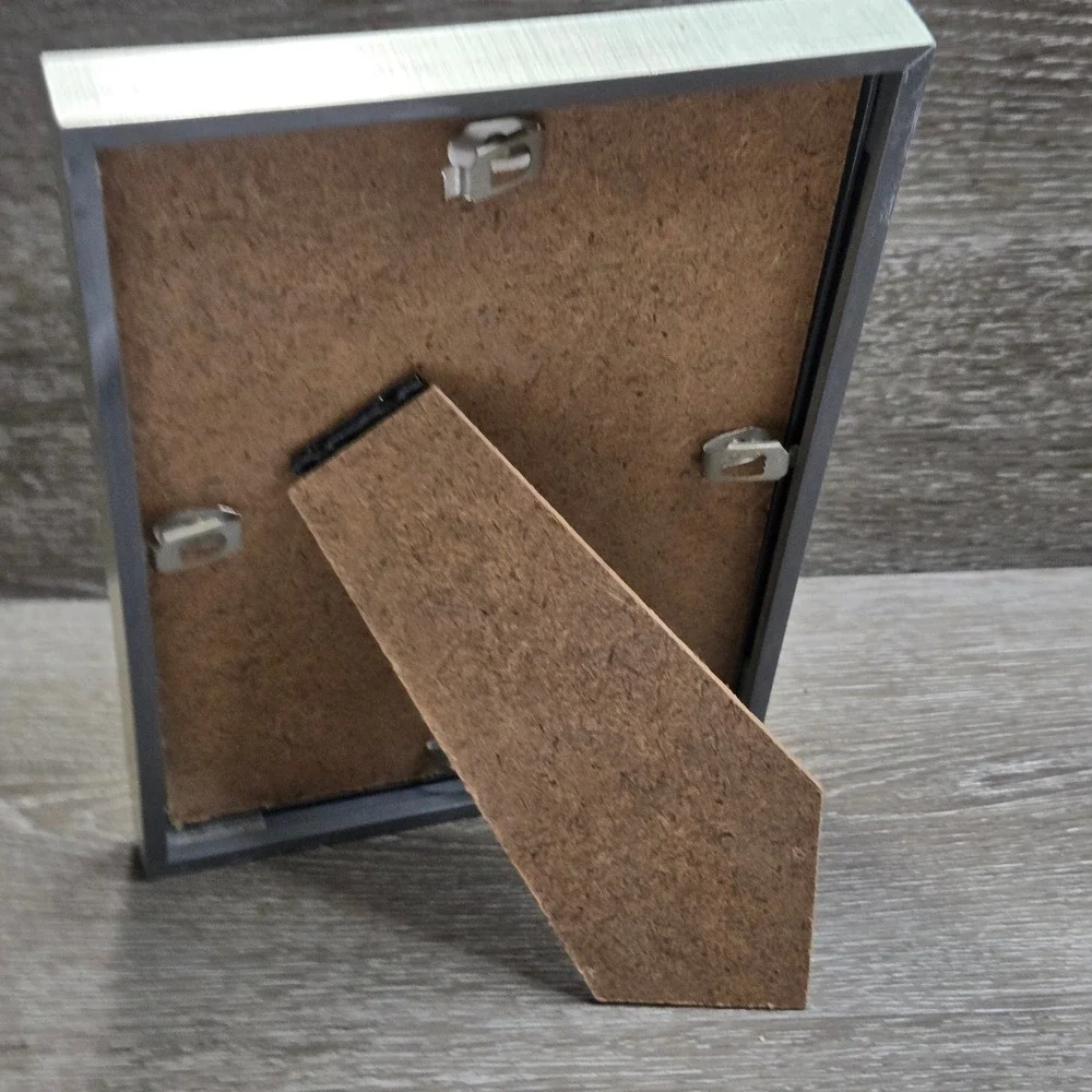 Vintage Brushed Silver Tone Metal Picture Photo Frame 6.5x4.5